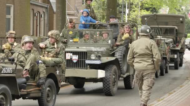 Este Convoy Militar Conduce Cada Año Través Zona Gooi Holanda — Vídeo de stock