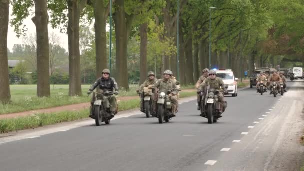 Este Convoy Militar Conduce Cada Año Través Zona Gooi Holanda — Vídeo de stock