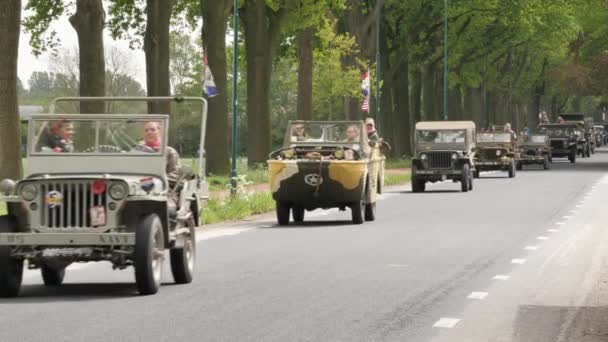 Este Convoy Militar Conduce Cada Año Través Zona Gooi Holanda — Vídeo de stock