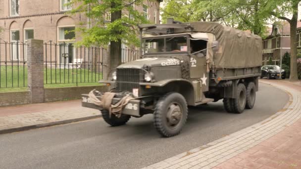 Tento Vojenský Konvoj Jezdí Každý Rok Přes Oblast Gooi Holandsku — Stock video