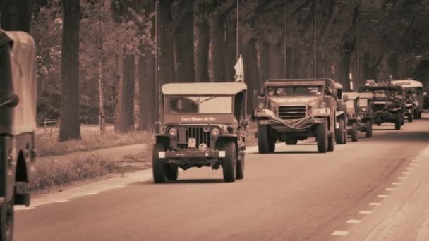 Dieser Militärkonvoi Fährt Jedes Jahr Durch Das Gooi Gebiet Holland — Stockvideo