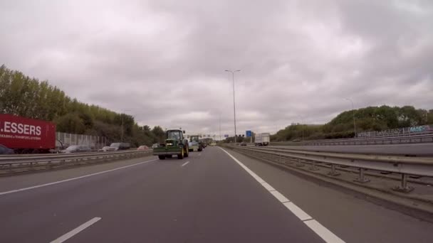 Agricultores Que Conducen Por Las Autopistas A12 A27 Para Protestar — Vídeos de Stock