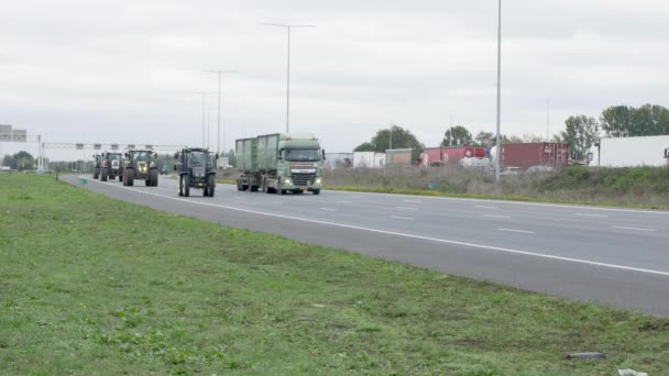 Landbouwers Die Snelweg A12 A27 Rijden Protesteren Tegen Voorstellen Sector — Stockvideo