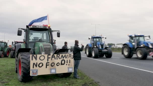 Landwirte Die Auf Den Autobahnen A12 Und A27 Fahren Gegen — Stockvideo