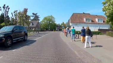 Maartensdijk, Noord Holland / Hollanda - 04-27-2020: Hollanda 'da Corona krizi sırasında Kraliyet Günü Kralları Günü