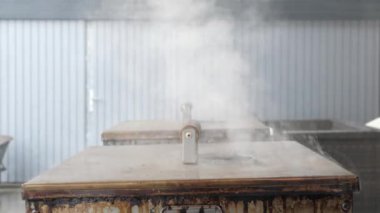 Sigara içen balıklar çok duman çıkarıyor.