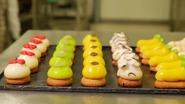 Imagens Perto Vários Doces Produção Pastelaria — Vídeo de Stock