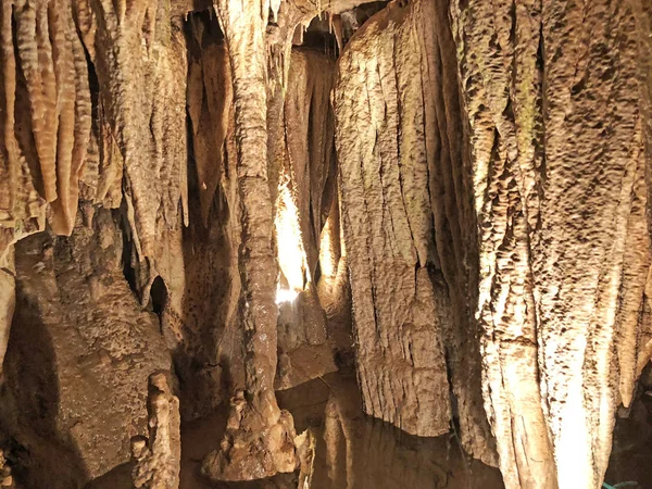 Estalactitas Estalagmitas Dentro Cavernas Meramec Missouri Estados Unidos Con Espacio — Foto de Stock