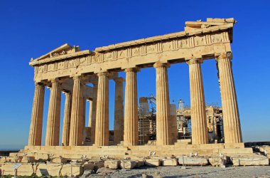 Atina, Yunanistan ile bir güzel mavi gökyüzü kopya alanı ve hiçbir insan Akropolü Parthenon.