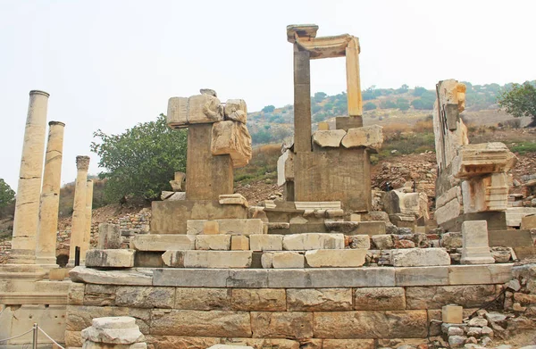 Μνημειακή Πύλη Της Memmius Βρίσκεται Στη Γωνία Της Πόλης Της — Φωτογραφία Αρχείου