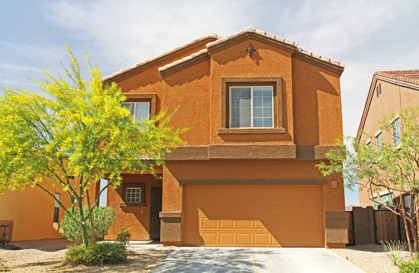 Nova Casa Estuque Dois Andares Marrom Laranja Queimada Tucson Arizona — Fotografia de Stock