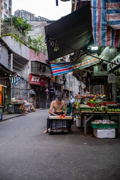 China Macau Man Preparing Vegetables Sale Market Street Photo — Stock Photo, Image