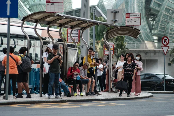 Çin Macao Insanlar Şehirdeki Ana Otobüs Durağında Otobüs Bekliyor — Stok fotoğraf