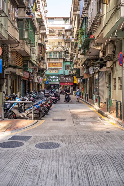 Pui Chin Okuldan Sonra Kızını Almak Için Motosiklet Hazırlayan Bir — Stok fotoğraf