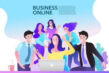 İş adamları teknolojisi ve iletişim konsepti. Laptopla gülümseyen iş ekibi. İş kadını, çeşitli meslektaşlarıyla bilgisayar üzerinde Webcam konferansı kullanarak konuşuyor.