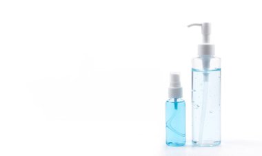 Anında antiseptik el dezenfektanı spreyi, antibakteriyel alkol sıvısı.