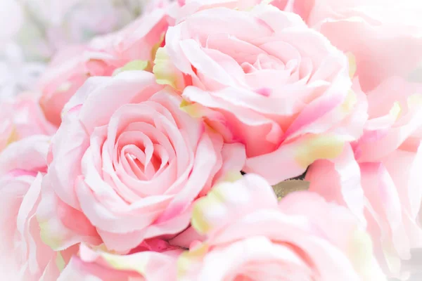 背景模糊的织物淡粉玫瑰 — 图库照片
