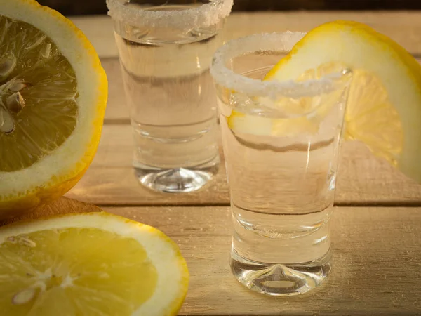 Vidrio Con Tequila Sobre Fondo Madera — Foto de Stock