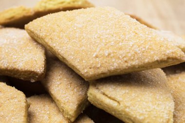 Evde nefis ev yapımı kurabiyeler. Eski bir tarife göre zencefilli kurabiye. Evde pişir. Geleneksel ev yapımı kurabiyeler