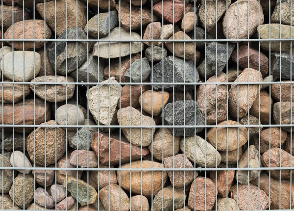 Şebekedeki Büyük Taşların Arka Planı Taş Duvarın Dokusu Metal Bir — Stok fotoğraf