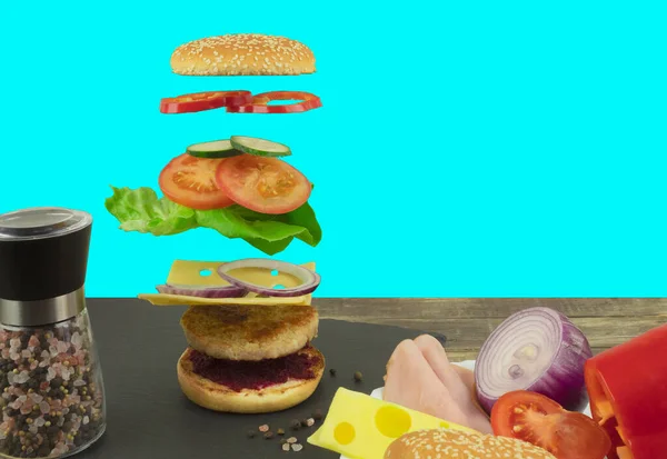Sandwich Volant Ingrédients Lévitation Alimentaire Hamburger Dans Air — Photo
