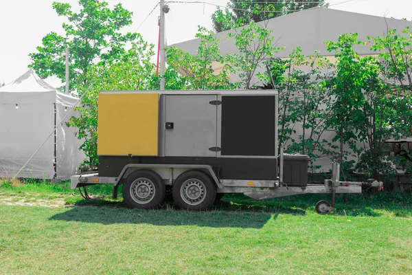 Diesel generator for generating electricity on a trailer platform