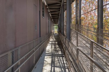 İniş ve tırmanış için uzun rampa