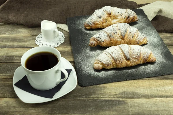 Café Preto Com Leite Croissant Antecedentes Para Texto Café Manhã — Fotografia de Stock