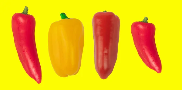 Paprika Frais Sur Fond Jaune Légumes Frais Poivron — Photo