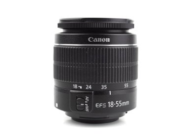 Varşova, Polonya - 8 Eylül 2020: Canon 18 - 55 mm kamera için lensler