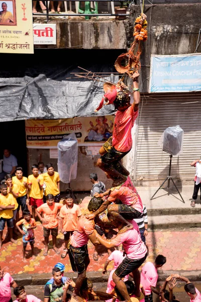 Mumbai India September 2018 Indian Youth Form Human Pyramid Break — Stock Photo, Image