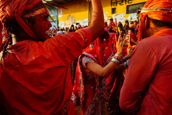 Nandgaon Indien März 2016 Männer Necken Frauen Rahmen Der Lathmar — Stockfoto