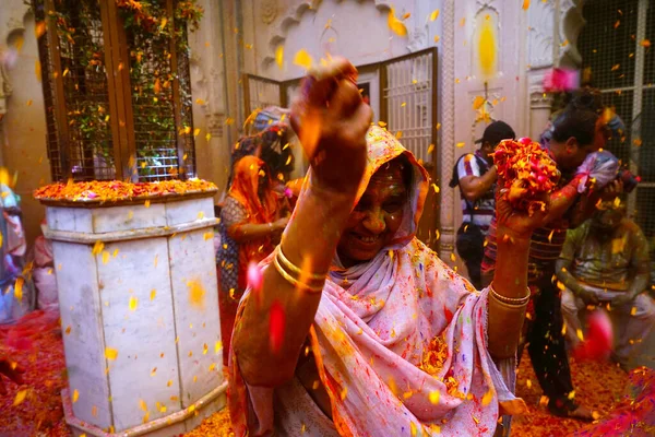 Vrindavan Indie Března 2016 Vdovy Slaví Poprvé Chrámu Gopinath Vrindavanu — Stock fotografie