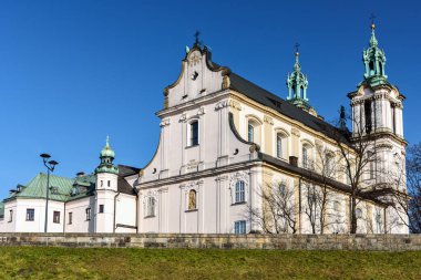 Krakow, Polonya - 16 Şubat 2019: Ünlü St. Michelangelo Barok kilise baş melek ve St Stanislaus Bishop Krakow.