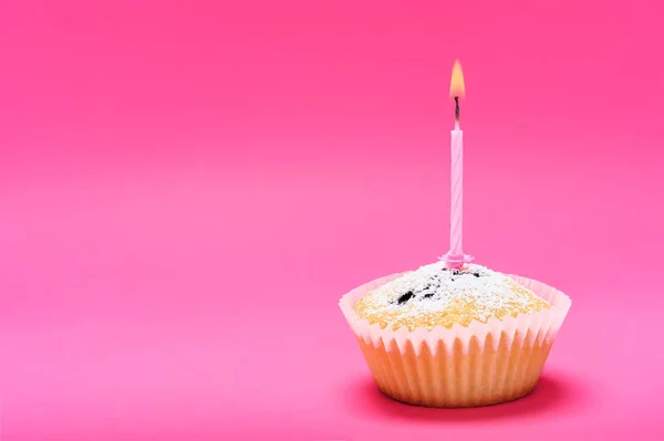 Smakelijke verjaardag cupcake — Stockfoto