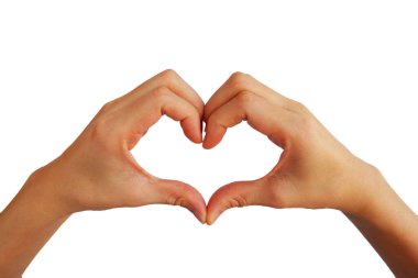 Kadının eli iki elini de göster. Beyaz arka planda izole edilmiş aşk için kalp şekli.