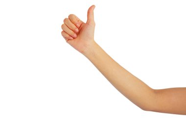 Kadının eli uzanıp beyaz arka planda büyük ya da çok iyi izole edilmiş el işareti gösterir.