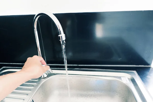 Use Hand Open Water Faucet — Stock Photo, Image