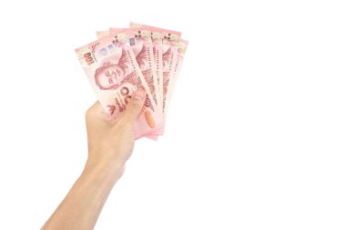 Tayland baht nakit para Banknotlar beyaz arka planda izole adam elinde