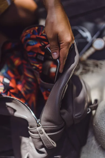 가방을 스마트폰 노트북 — 스톡 사진