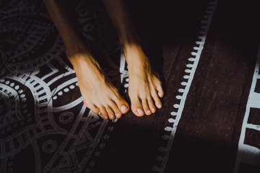 yakından görmek güzel tabaklanmış kadın bacakları