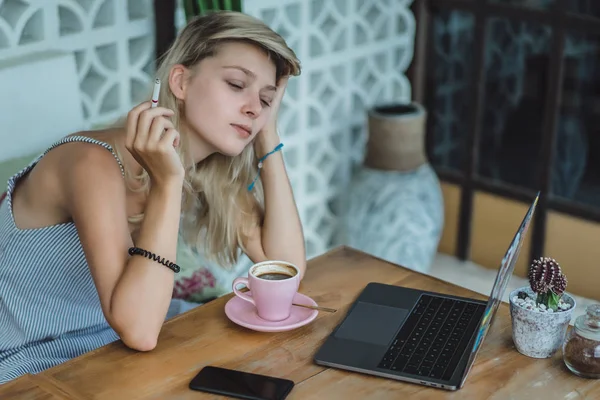 Girl Working Cafe Concept Freelancing Coffee Laptop — Stock Photo, Image