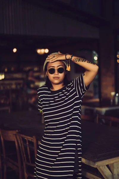 Indonesian Girl Hipster Gray Hat Sunglasses Beautiful Stylish Asian Woman — Stock Photo, Image