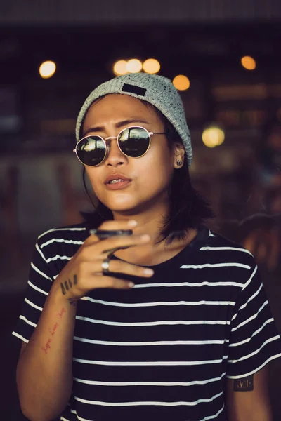 Indonesian Girl Hipster Gray Hat Sunglasses Beautiful Stylish Asian Woman — Stock Photo, Image