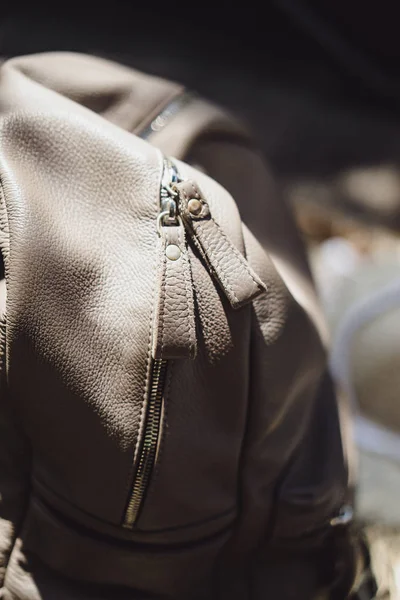 çekim nesne. Şapka, güneş gözlüğü, oyuncu, smartphone, kulaklık, saat, dizüstü, laptop, sırt çantası