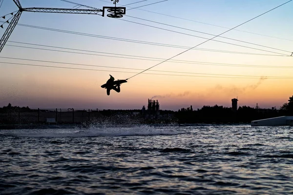 Wakeboard Wakeboard Saltando Tramonto — Foto Stock