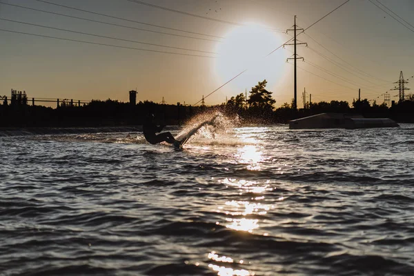 Wakeboard Wakeboarding Springen Bei Sonnenuntergang — Stockfoto