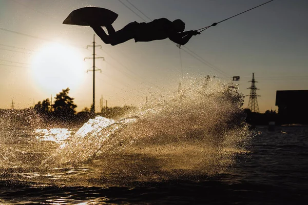 Wakeboard Wakeboarding Springen Bei Sonnenuntergang — Stockfoto