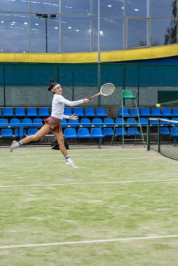 Tenis Kortu, raket ile başarılı sporcumuz. sağlıklı yaşam