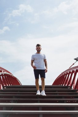 Amsterdam, python köprü köprüde adam